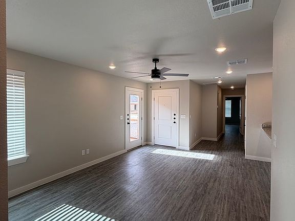 2nd image of 3056 Glennster St