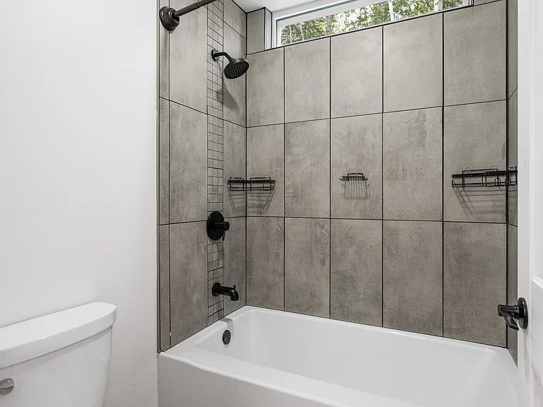 1594 Madeline St #B — Photo 13