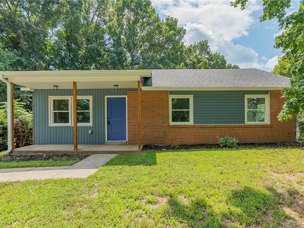 5208 Oak Ridge Ct, Winston Salem, NC 27105