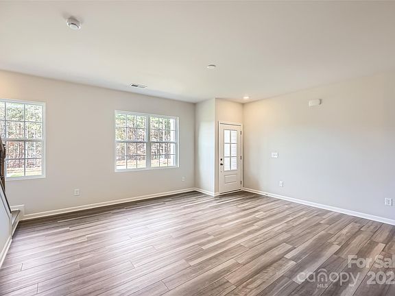 4th image of 9834 Old Garden Cir