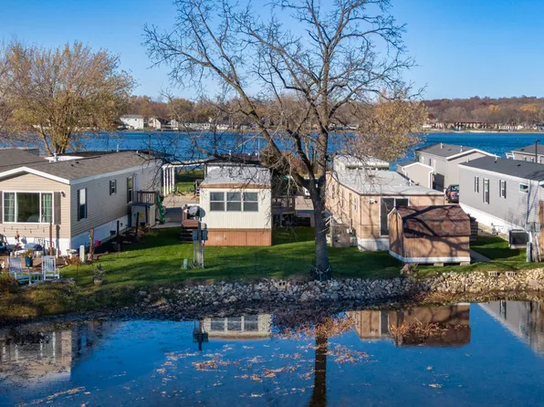 416 S Cogswell Dr Unit 19, Silver Lake, WI 53170