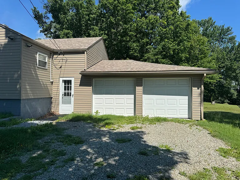 770 Morgantown Rd — Photo 2
