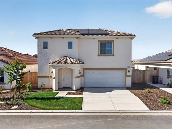 1529 Crimson Way, Dinuba, CA 93618
