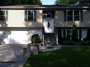 24 Benedict Rd, White Plains, NY 10607