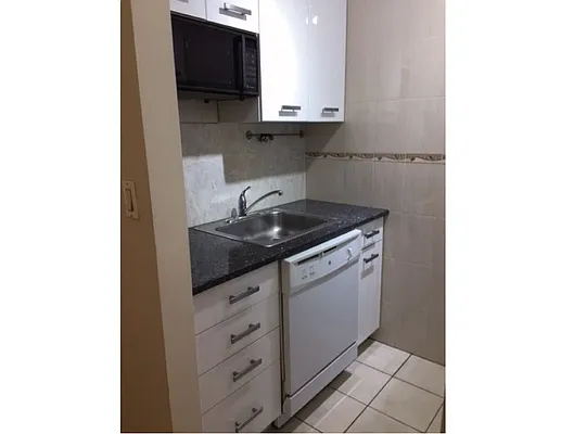 Rented by Center Avenue Equity Co LTD | media 16