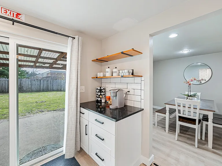 8419 Quinault Dr NE — Photo 18
