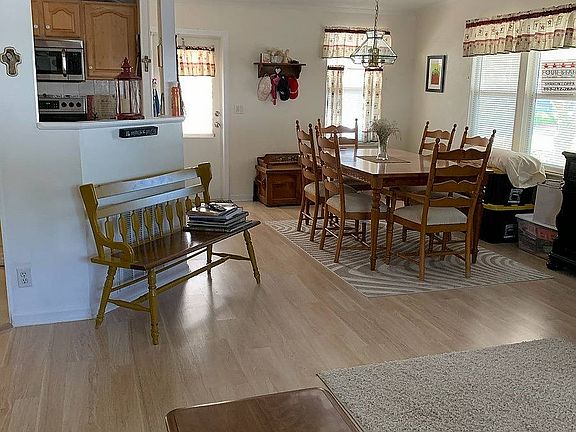 5th image of 435 Kingslake Dr