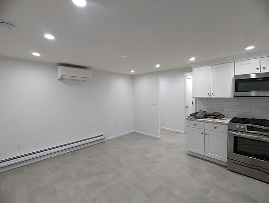 Rented by R New York | media 13