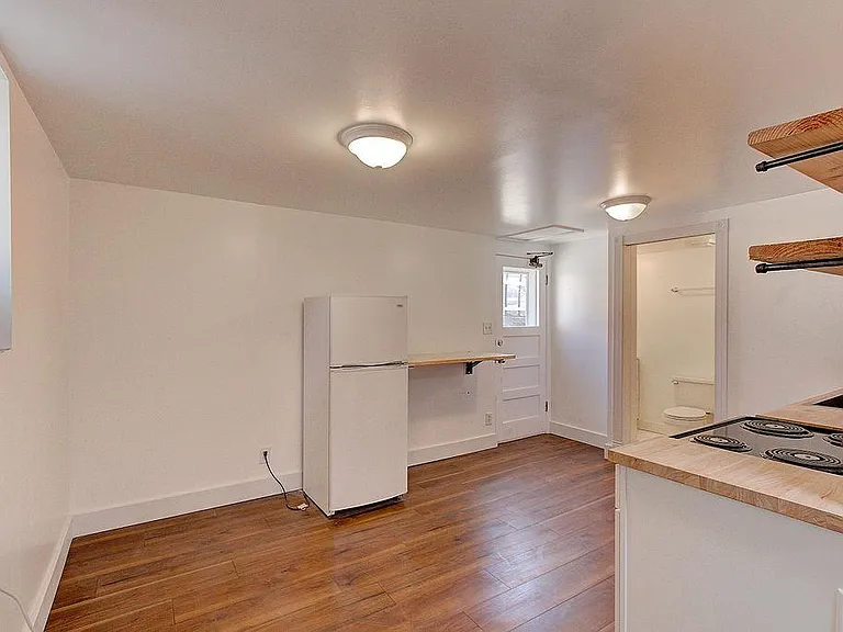 232 N 200 W #12 — Photo 5