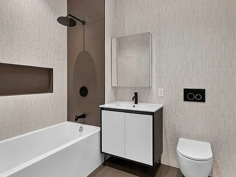 173 Tompkins Ave #1B — Photo 4
