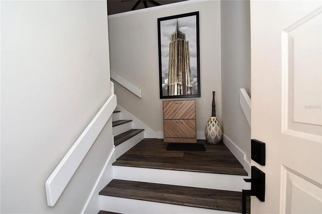 3 bed, 2.0 bath, 1775 sqft, $2,500 — Photo 2