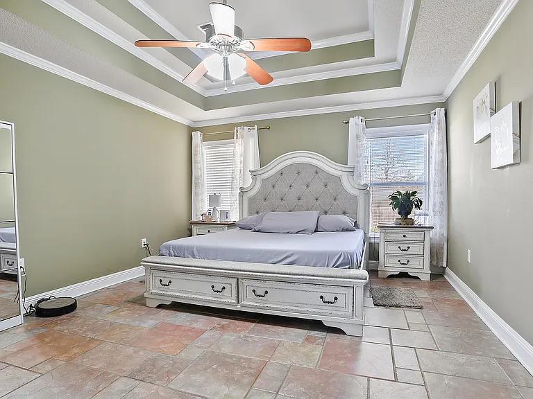 208 Annette Dr — Photo 5