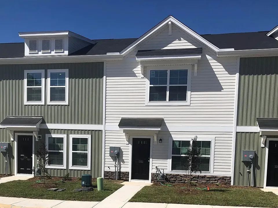 1016 Tundra Teal Ln