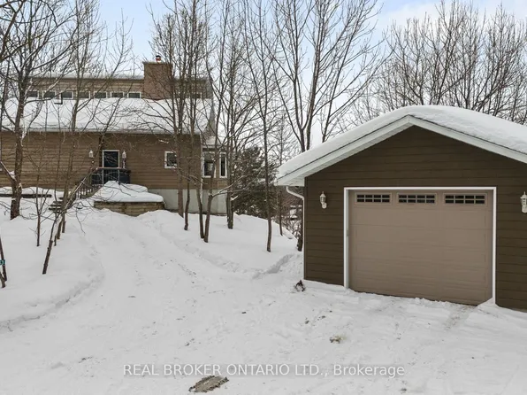 2043 Beman Point Ln, Severn, ON L0K 1E0