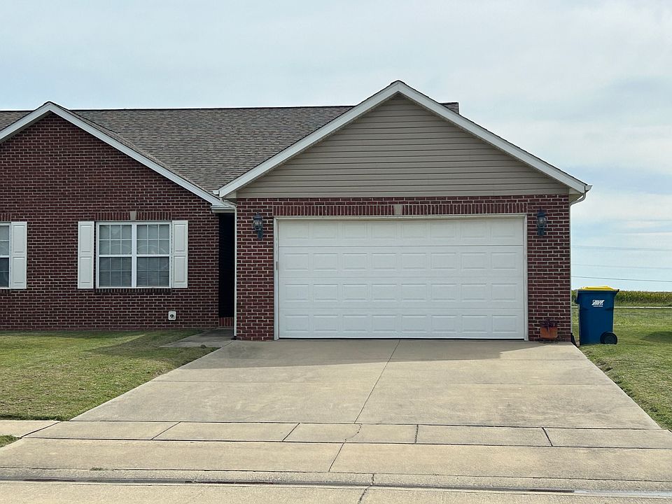 1st image of 400 Jillian Dr