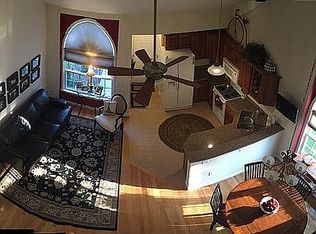 141 Brookfield Ln, Agawam, MA 01001