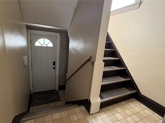 2nd image of 3123 West Blvd