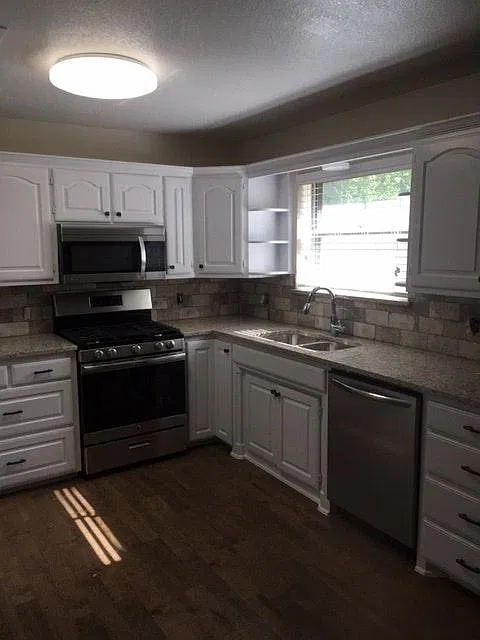 4 bed, 1845 sqft, $2,450 — Photo 4