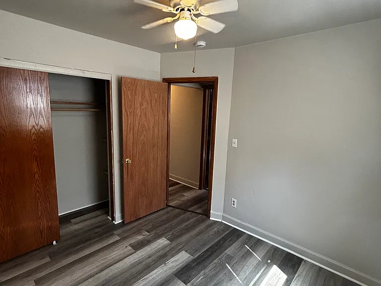 400 Larpenteur Ave W #4 — Photo 9