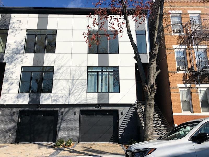 1st image of 124 Irving St #2