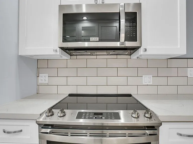 110 E Hillcrest Blvd #216 — Photo 3