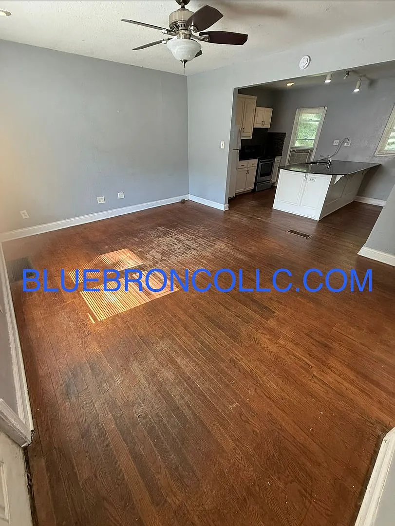 Charming house with nice updates and Granite countertops — Photo 2