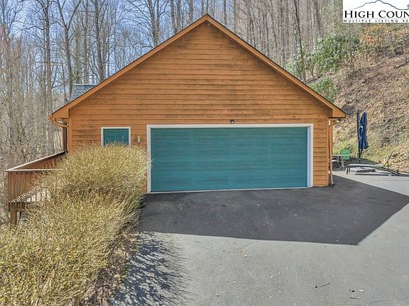 4th image of 413 Shady Bark Lane