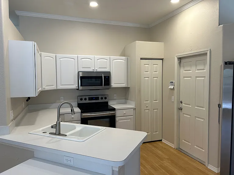 12220 Winding Woods Way — Photo 20