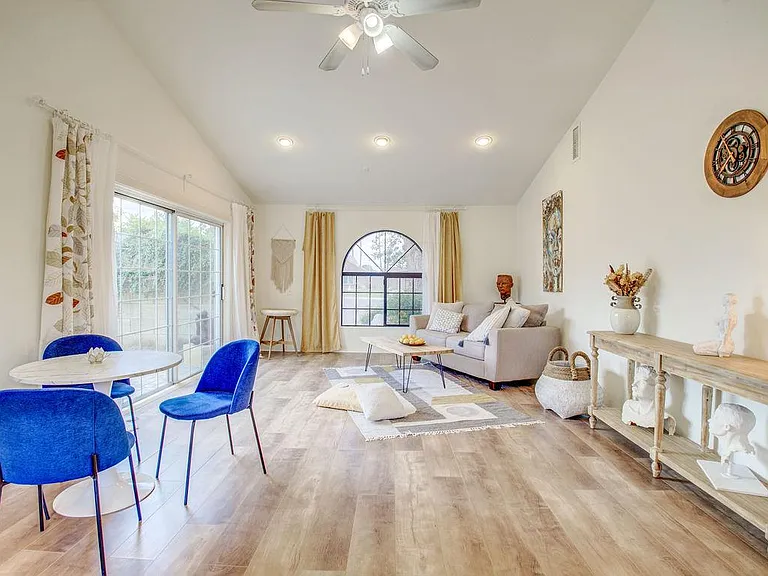 6308 W Port Royale Ln — Photo 49