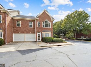 5000 Lexington Dr, Roswell, GA 30075