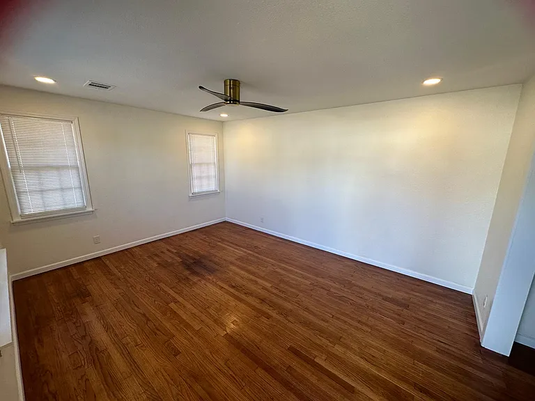4213 SW 9th Ave — Photo 12