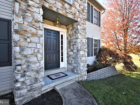 5th image of 306 Kingston Dr