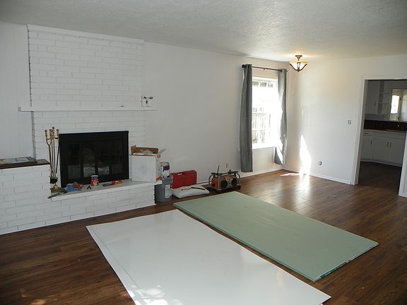 3rd image of 610 Park St