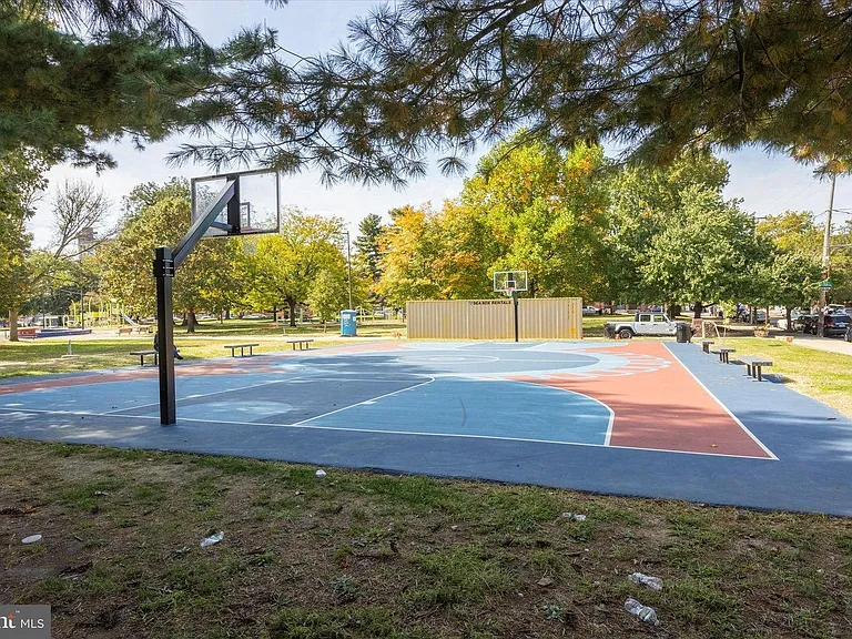 Dog and kid friendly Park