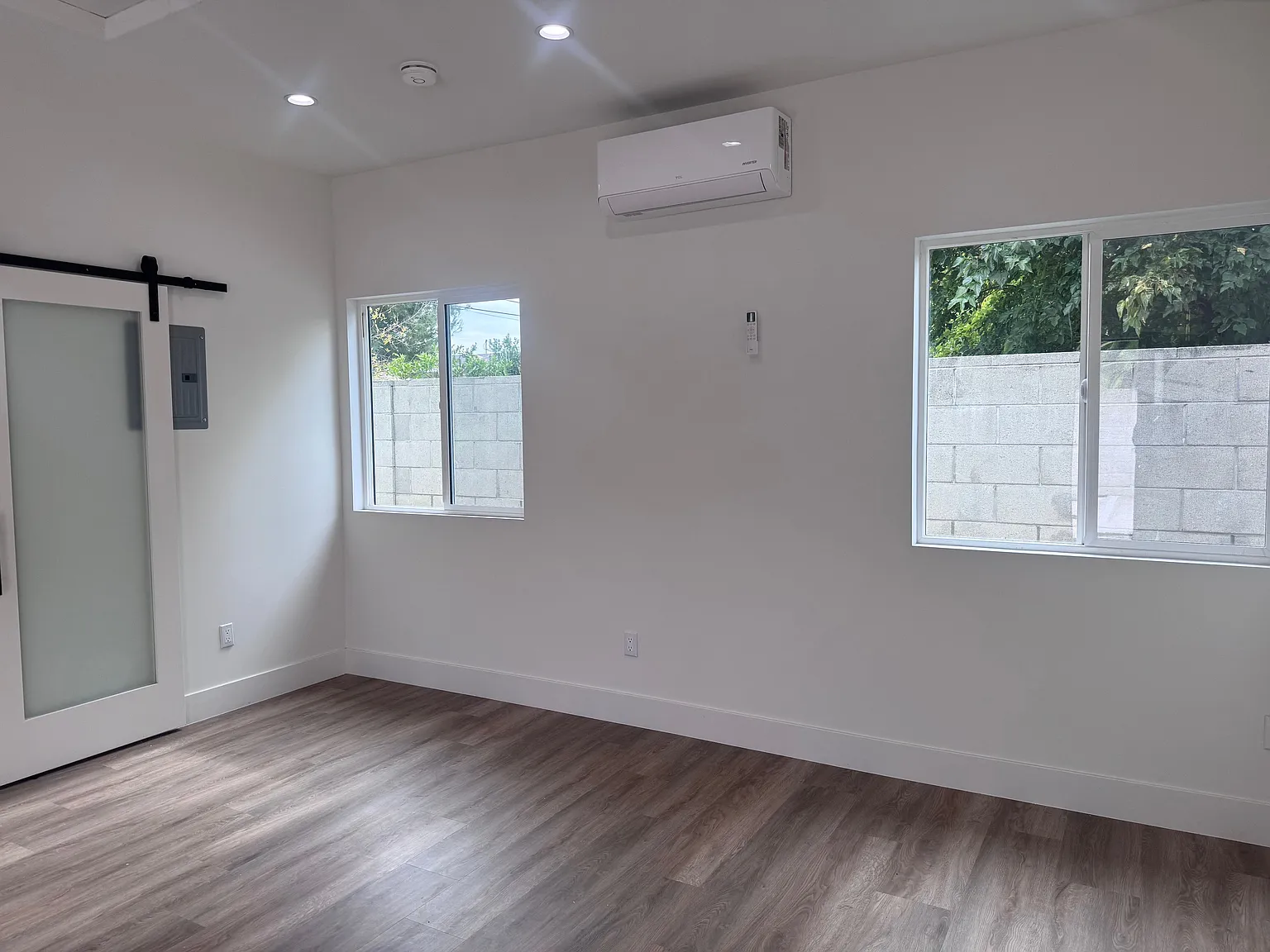 Studio, 425 sqft, $1,700 — Photo 3