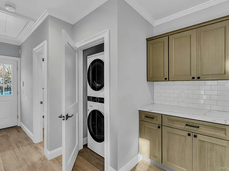156 W Broadway #3 — Photo 18