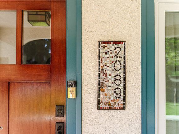 2nd image of 2089 Mar Vista Ave