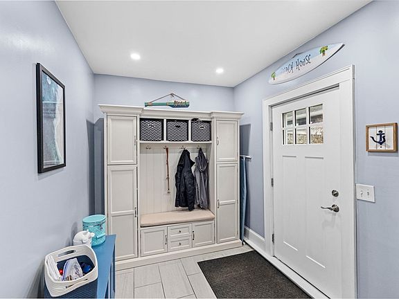4th image of 15 Huckins Ave