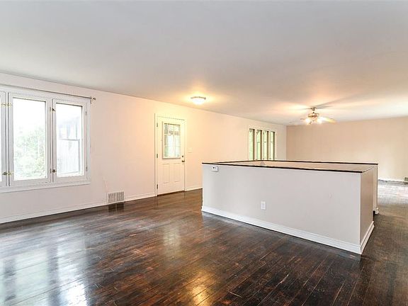3rd image of 1501 Beechwood Dr