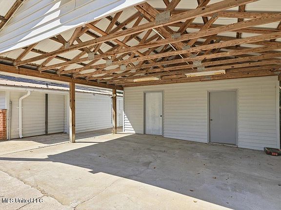 3rd image of 120 Lakeland Dr