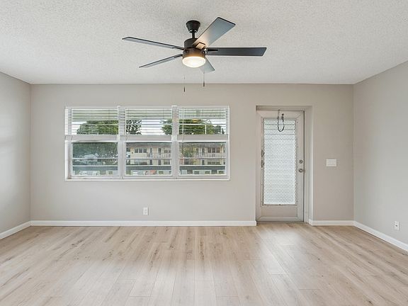 5th image of 244 Camden J
