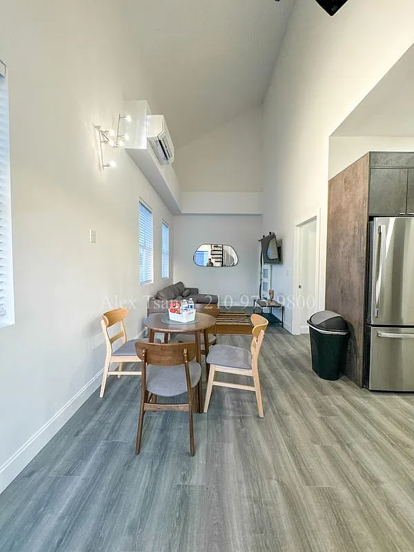 2 bed, 2.0 bath, 1168 sqft, $2,200 — Photo 3