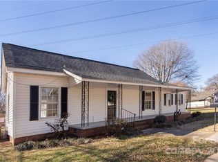 319 E Gray Ave, Mooresville, NC 28115