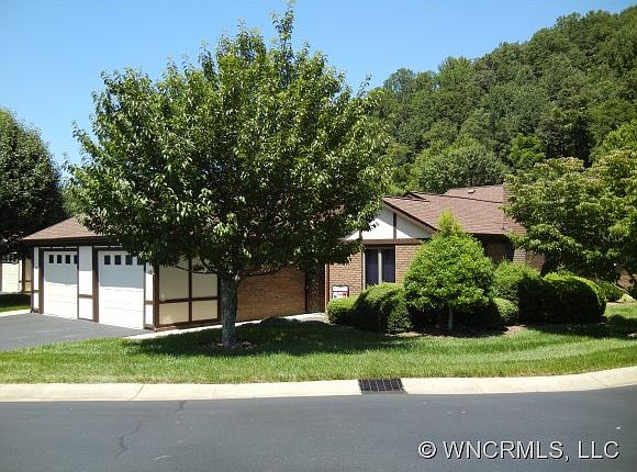 1st image of 15 Bradford Cir
