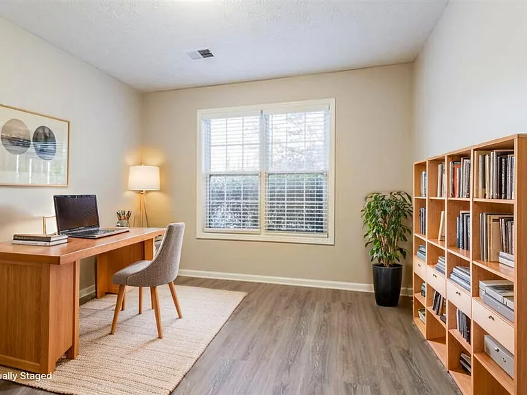 615 Waltman Point Pl — Photo 14