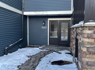 1533 S County Farm Rd APT 1-2, Wheaton, IL 60189