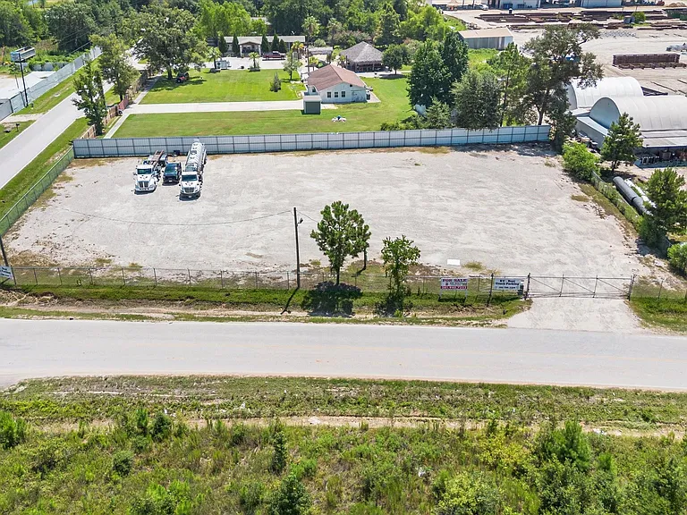 13628 Kennedy Dr — Photo 3