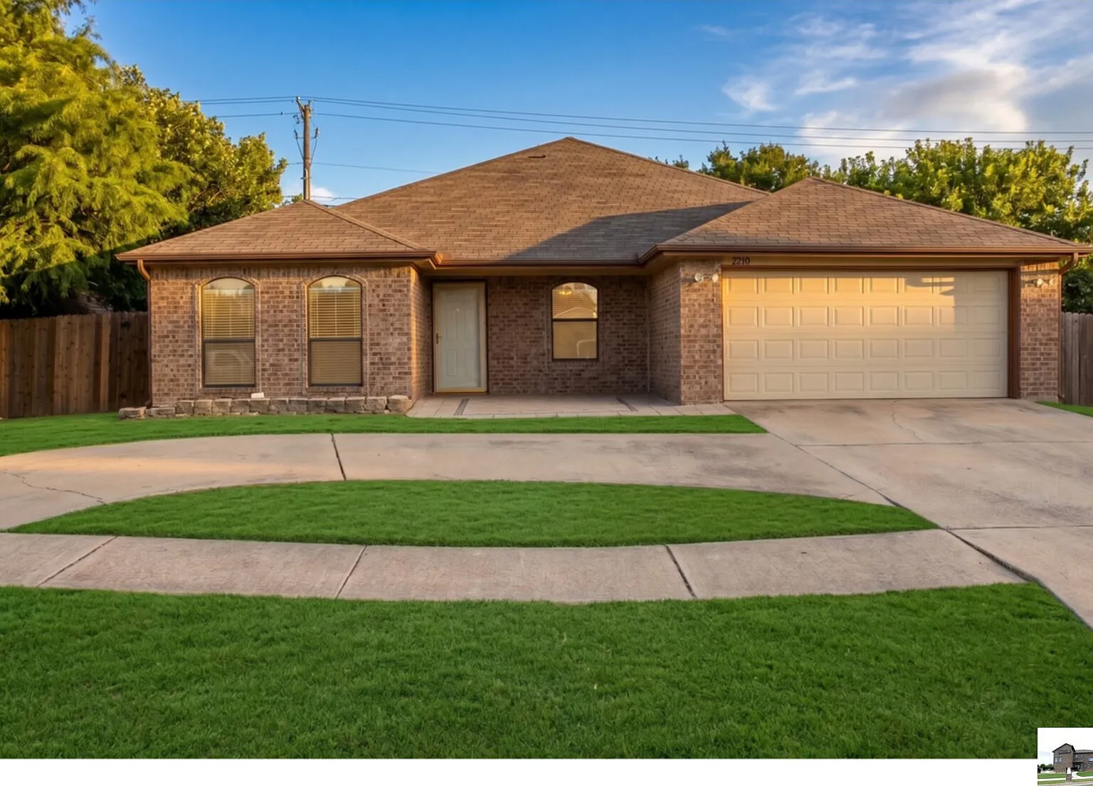 4 bed, 2.0 bath, 2186 sqft, $1,700 — Photo 1
