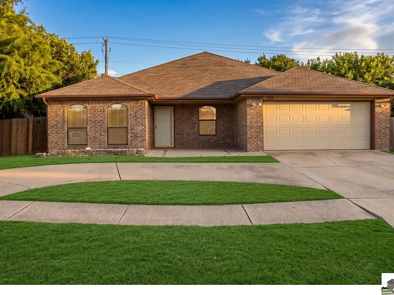 5510 Shawn Dr — Photo 1