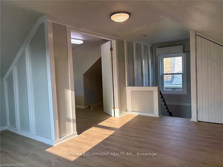 269 Main St W #2f & 3f — Photo 11